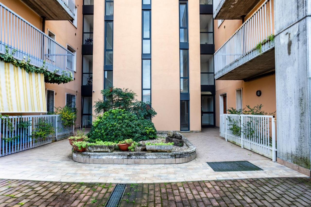 5 Min Walk From Sigurtà Park - Modern Getaway - Bed and Breakfast Valeggio sul Mincio