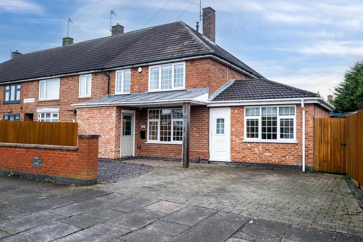 Modern House 6 Beds 3 Car Driveway Parking - Ferienwohnung Leicester