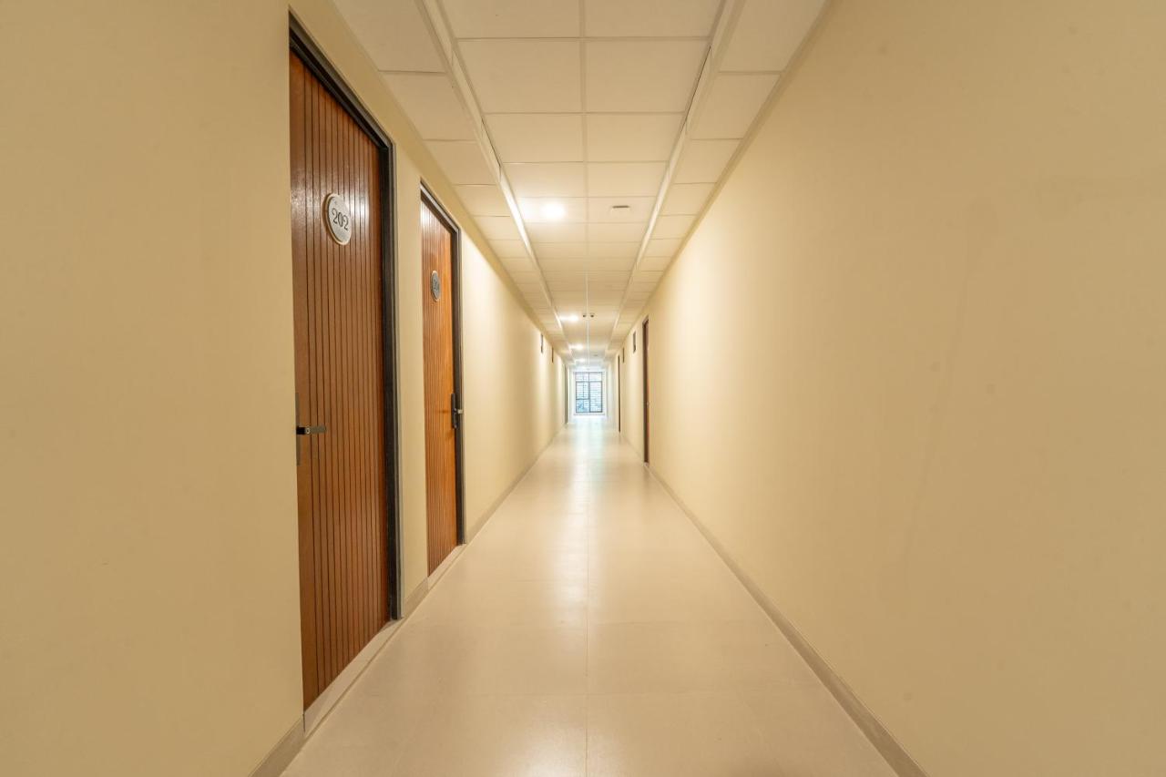 Green Hill Service Apartment - B&B Labuan Bajo