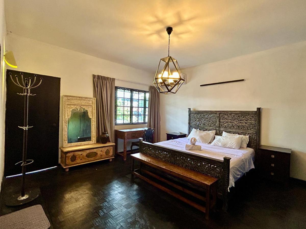 Cozy Family Homestay 2BR with Balcony in Shared Bungalow SS2 PJ New - Chambres d'hôtes Petaling Jaya