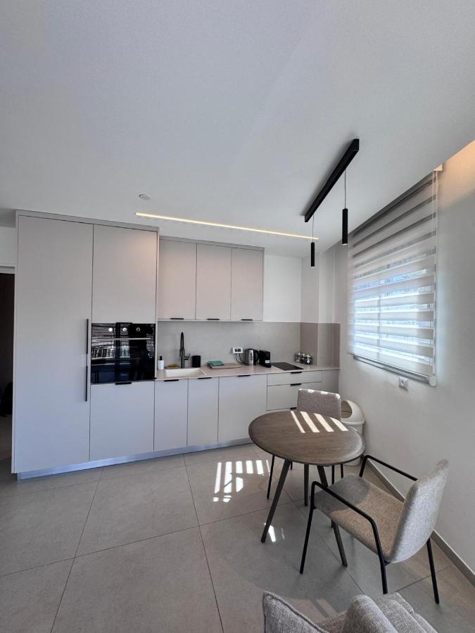 Appartamento con 2 Camere da Letto, Balcone e Terrazza