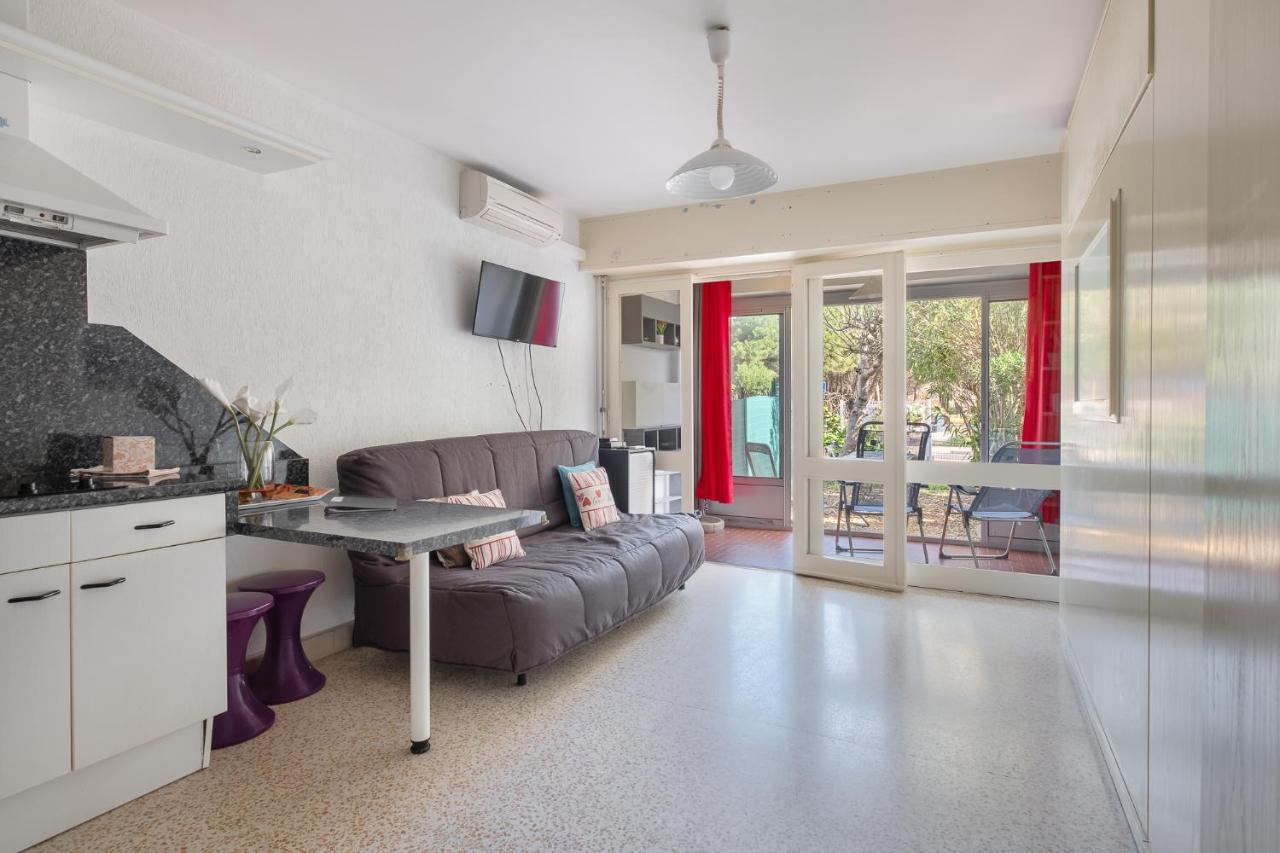 AS21515 - Studio cabine avec joli jardin et parking privé - B&B Le Grau-du-Roi