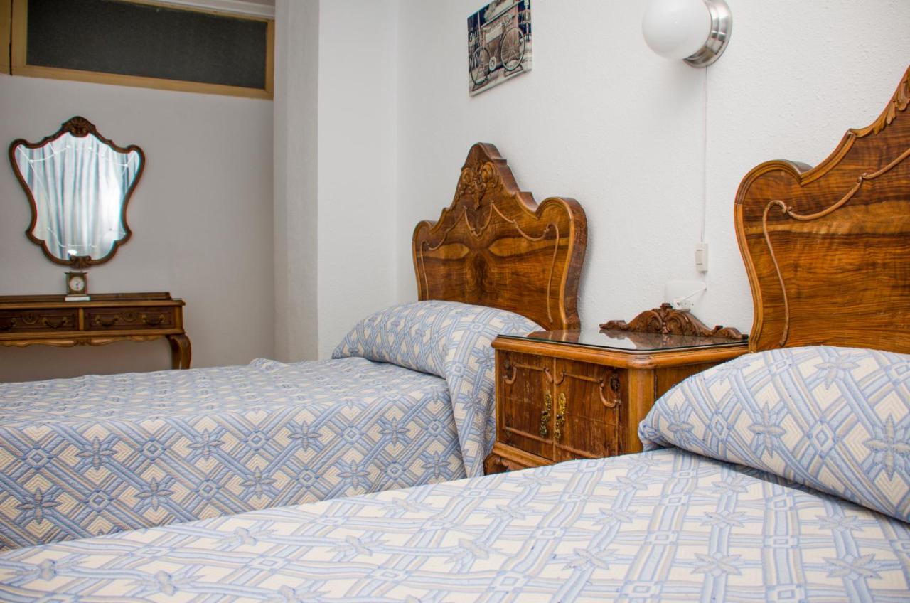 Twin Room with Shared Toilet
