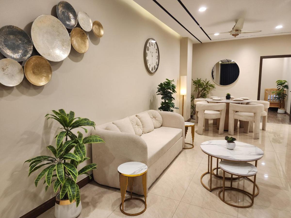 Standard apartments with UPS, across Giga Mall, Pool included - B&B Islamabad