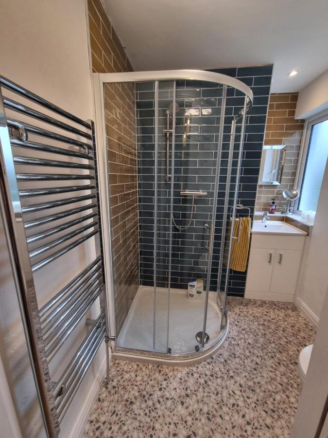 Camera Matrimoniale/Doppia con Letti Singoli con Bagno Privato