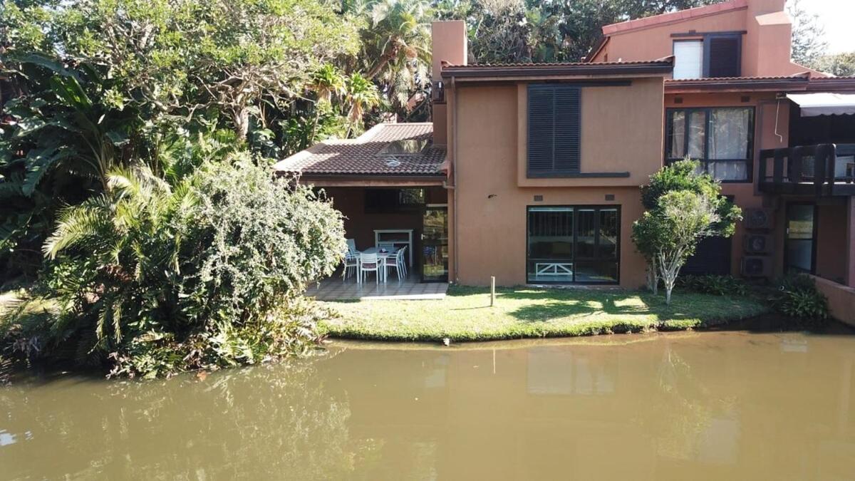 San Lameer Villa On The Dam,Can Hear The Ocean - B&B Southbroom