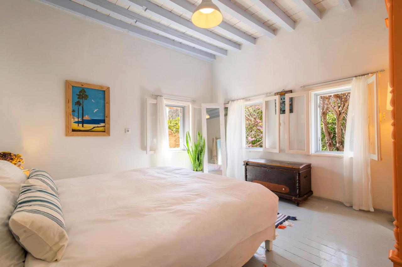 Layla Blu In the Medieval Town - B&B Rodi