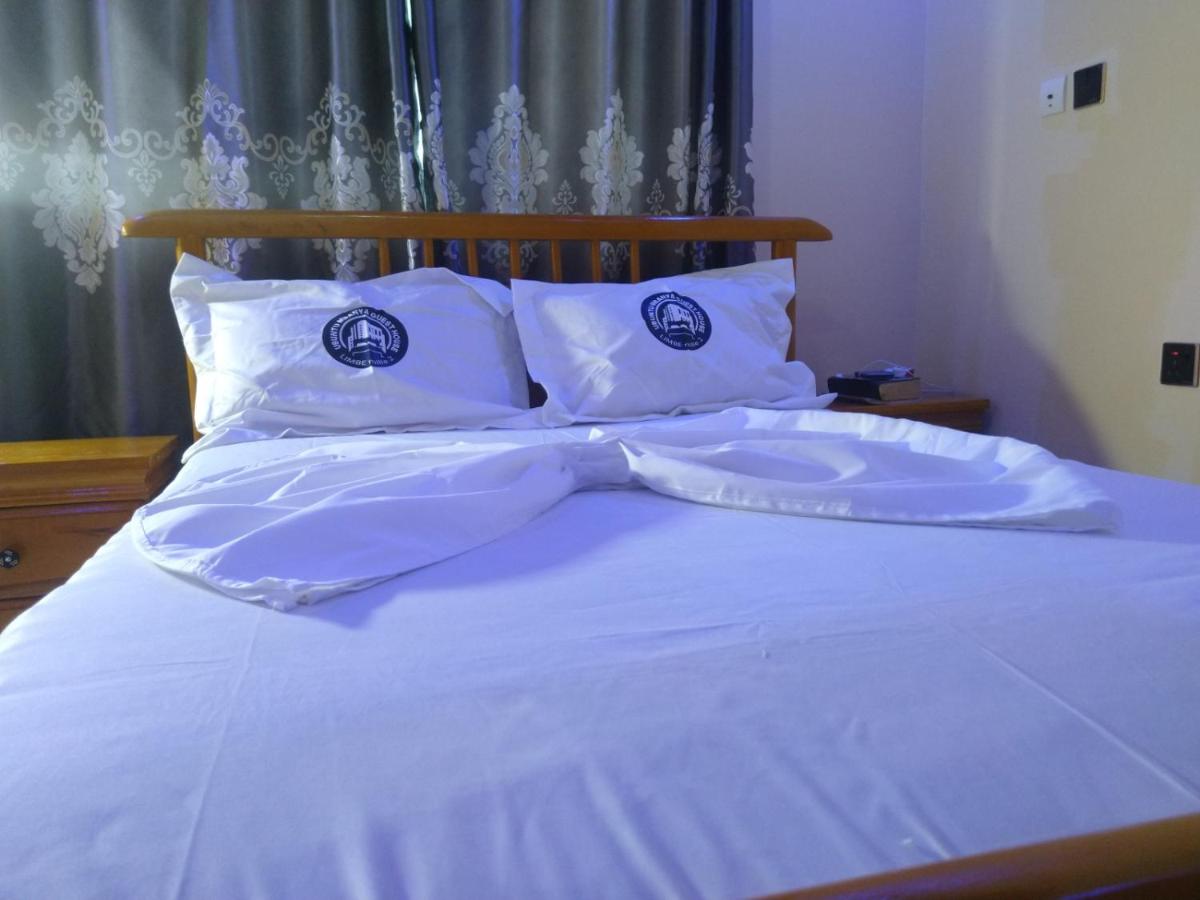 Ubuntu Mbanya Guest House - Ferienwohnung Limbe