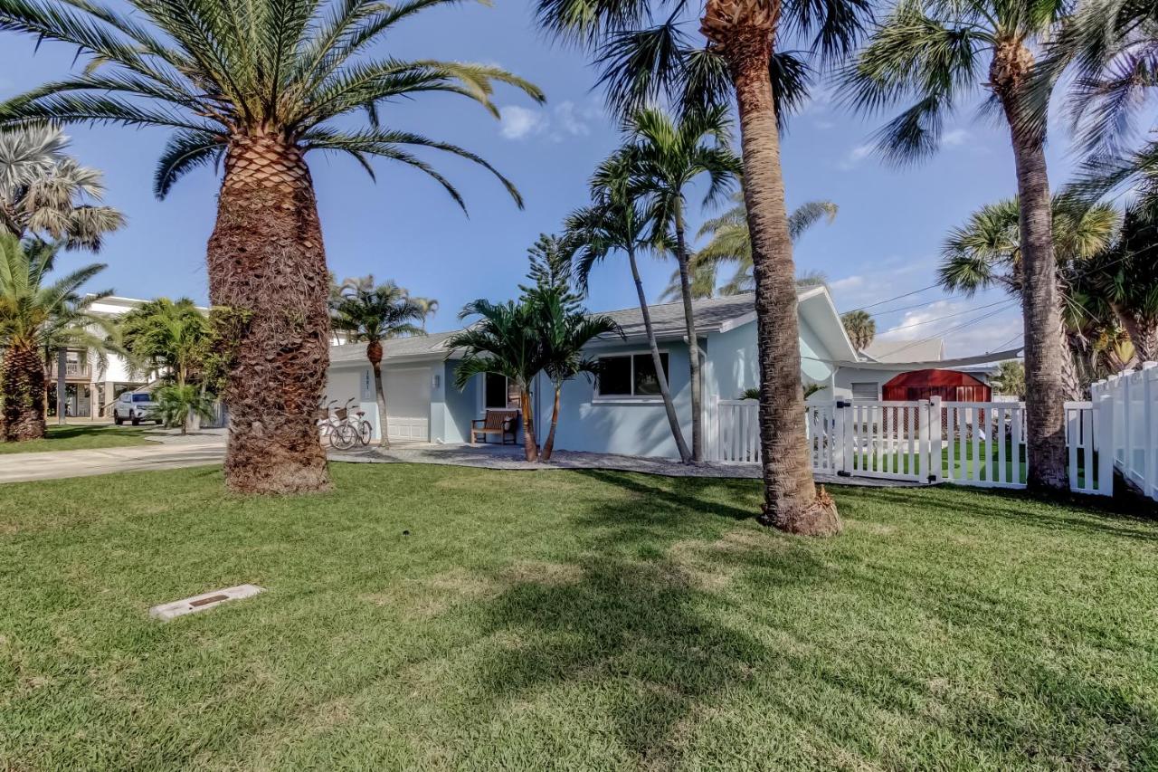 Indian Rocks Beach West Side Bungalow - Bed and Breakfast Clearwater Beach