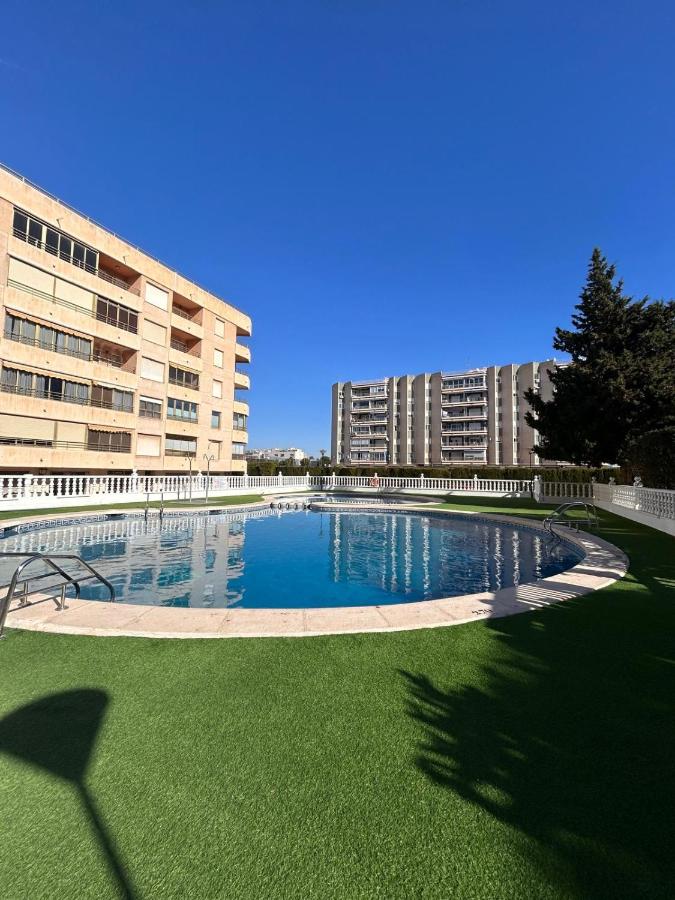 Apartamento completo en Santa Pola cerca de la playa, con piscina y parking - B&B Santa Pola