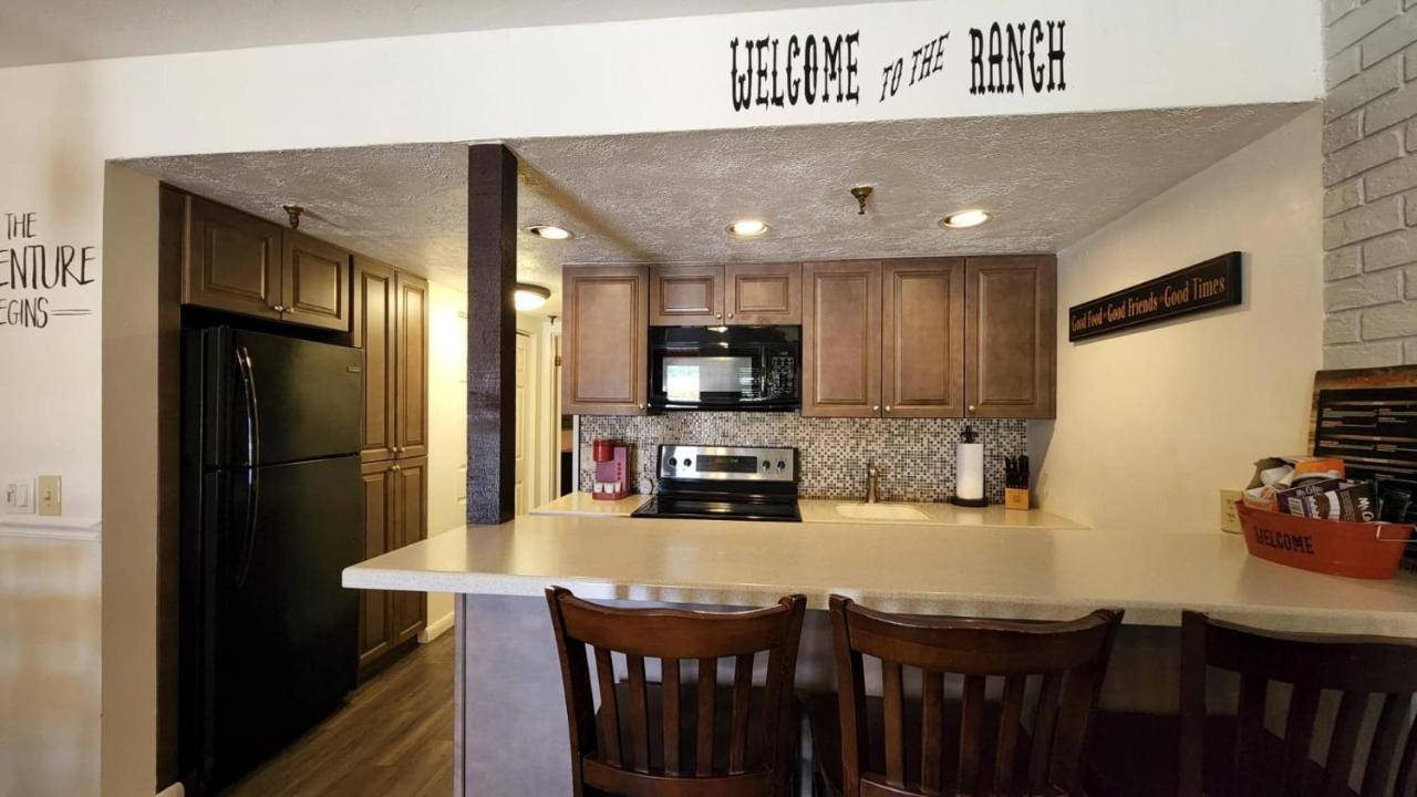 Welcome to the Ranch! Spacious LUXURY FAMILY SUITE 202 - Chambres d'hôtes River Ranch