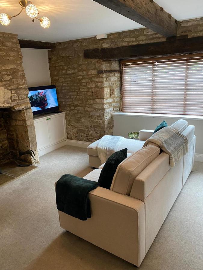 Ground floor apartment in 18th century building - B&B Cirencester