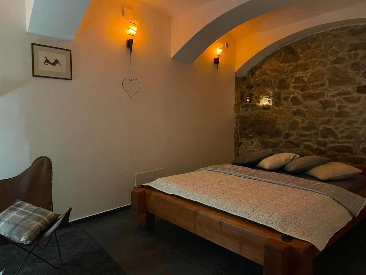 Apartment WLLNSS s privátní vířivkou - Chambres d'hôtes Český Dub