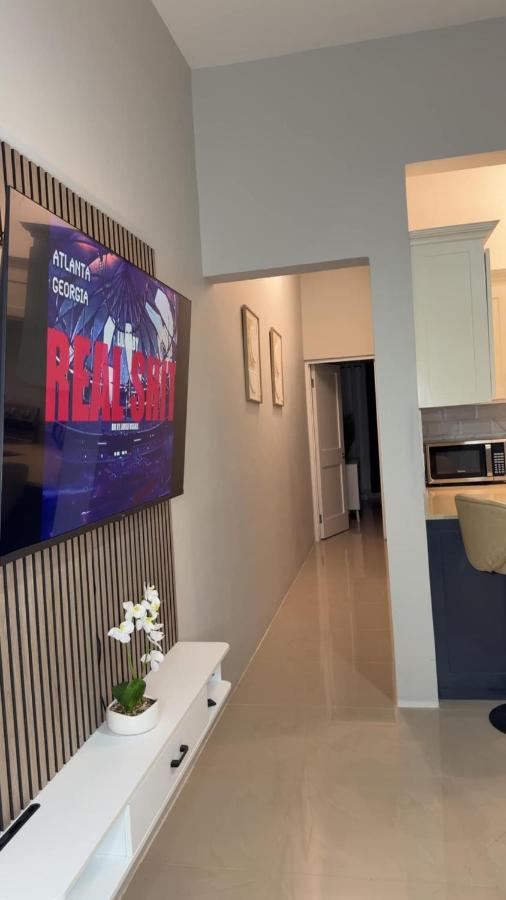 Modern 1 Bedroom Bull Bay Near Airport - Chambres d'hôtes Newstead