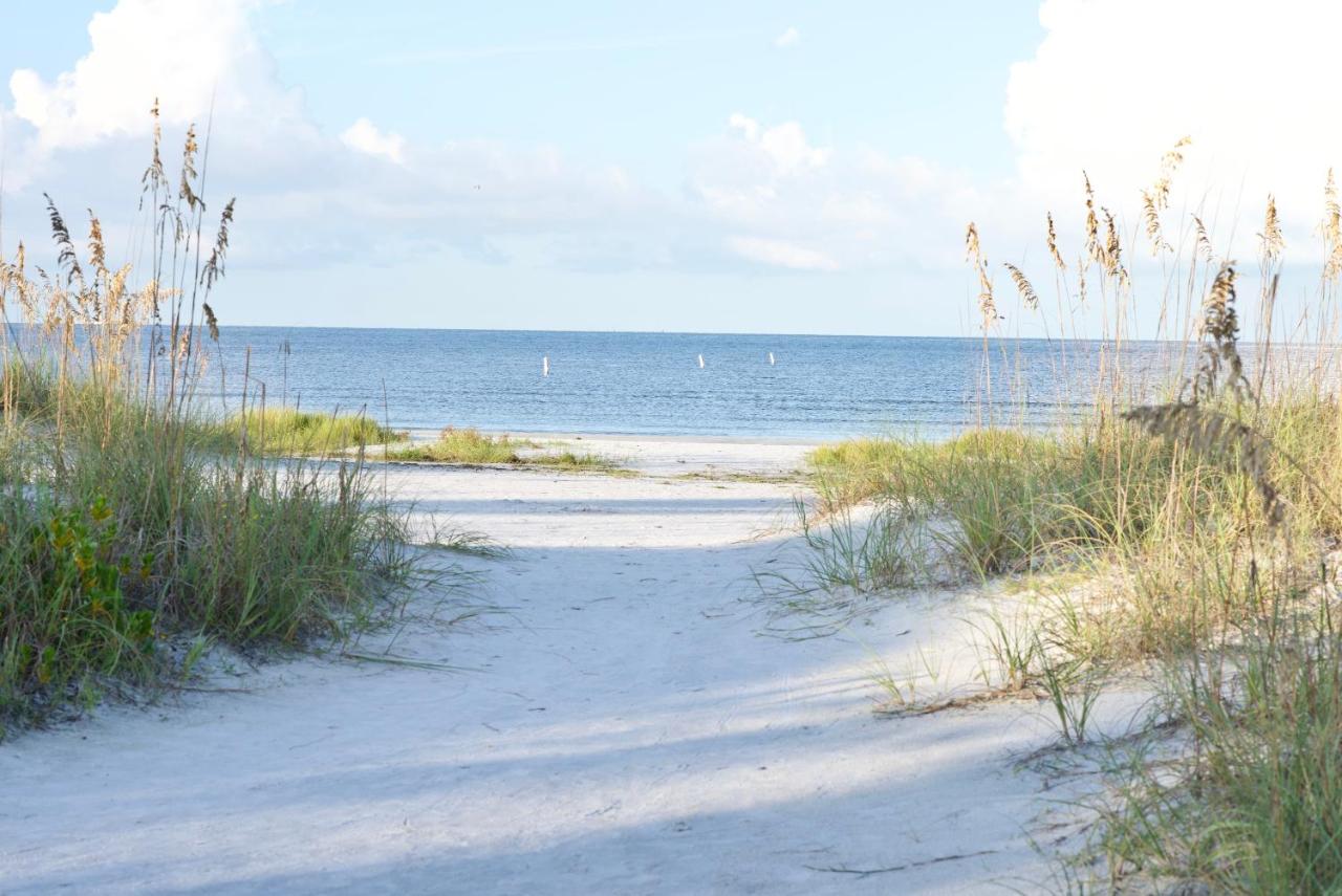 Estero Beach & Tennis 1102-A by Sun Palace Vacations - B&B Fort Myers Beach