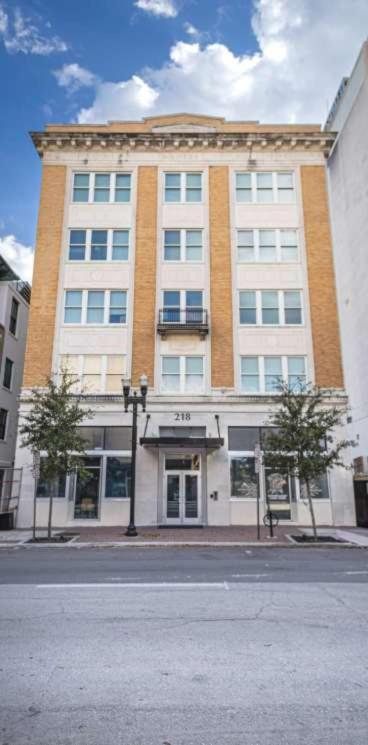 Fun Cozy 1 Br King Apts - 1 25 Mile Walk to TIAA Bnk Fld - B&B Jacksonville