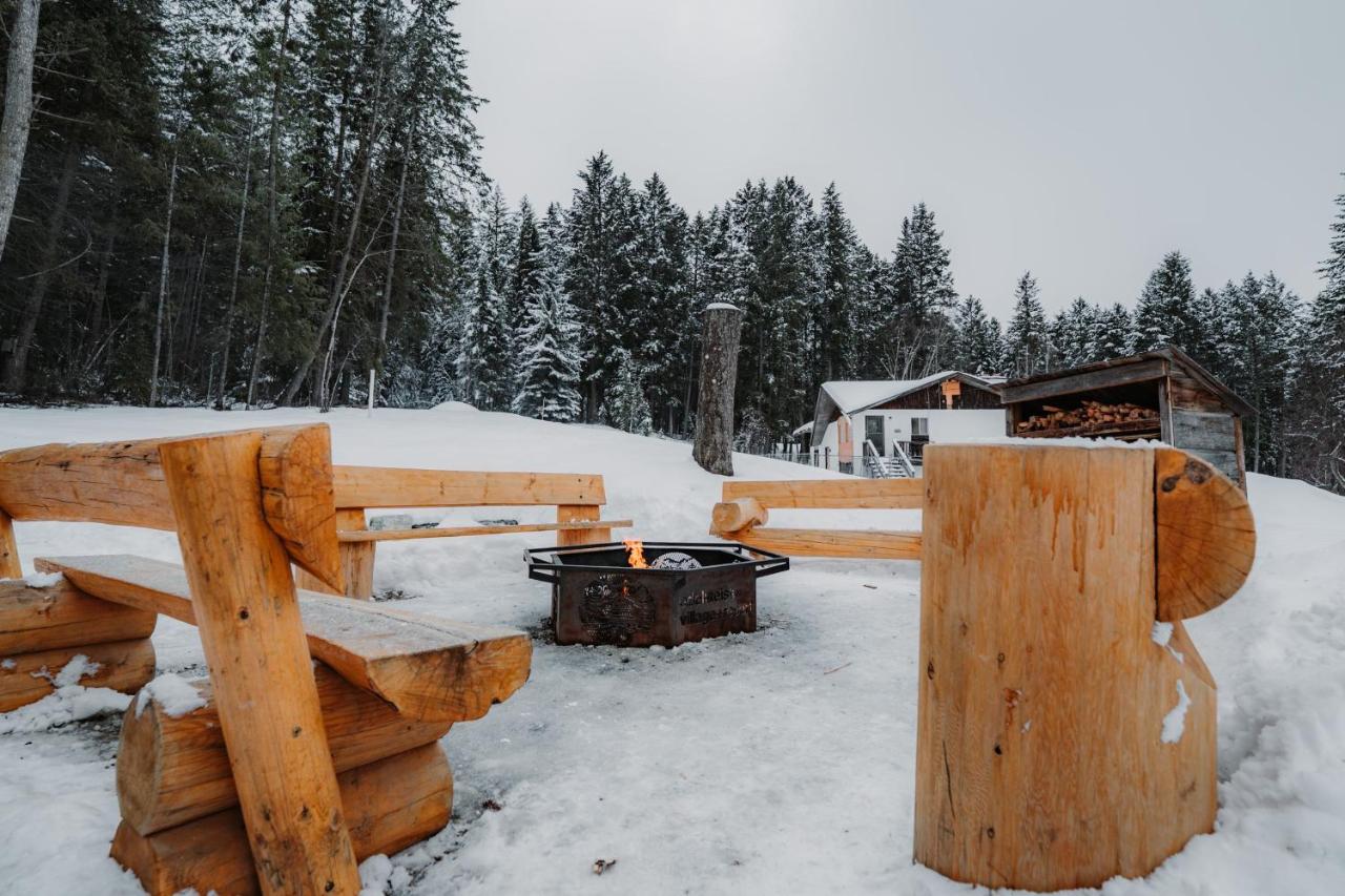 Edelweiss Village & Resort – Chalet Haesler Jr - B&B Golden