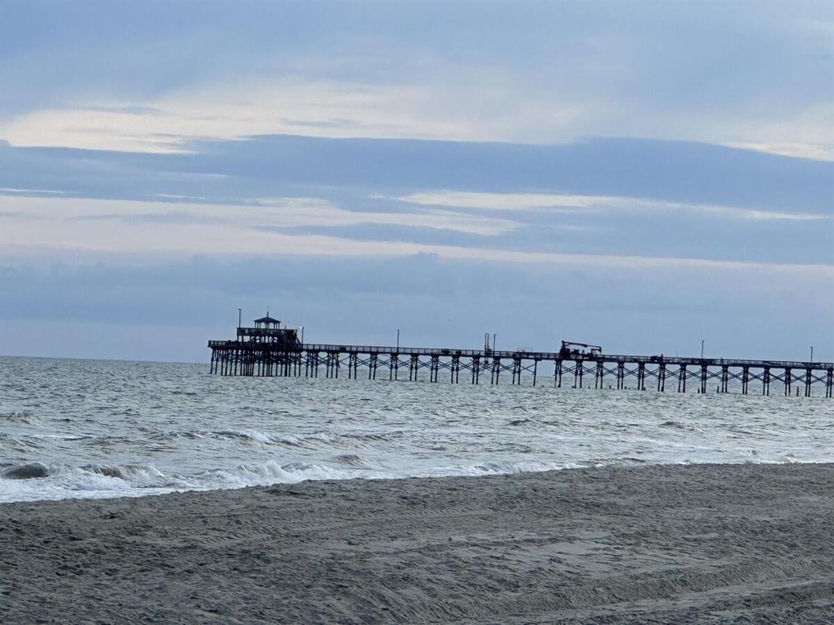 Carolina Blue Condo - Easy access to Beach 4 Fun! - B&B Myrtle Beach
