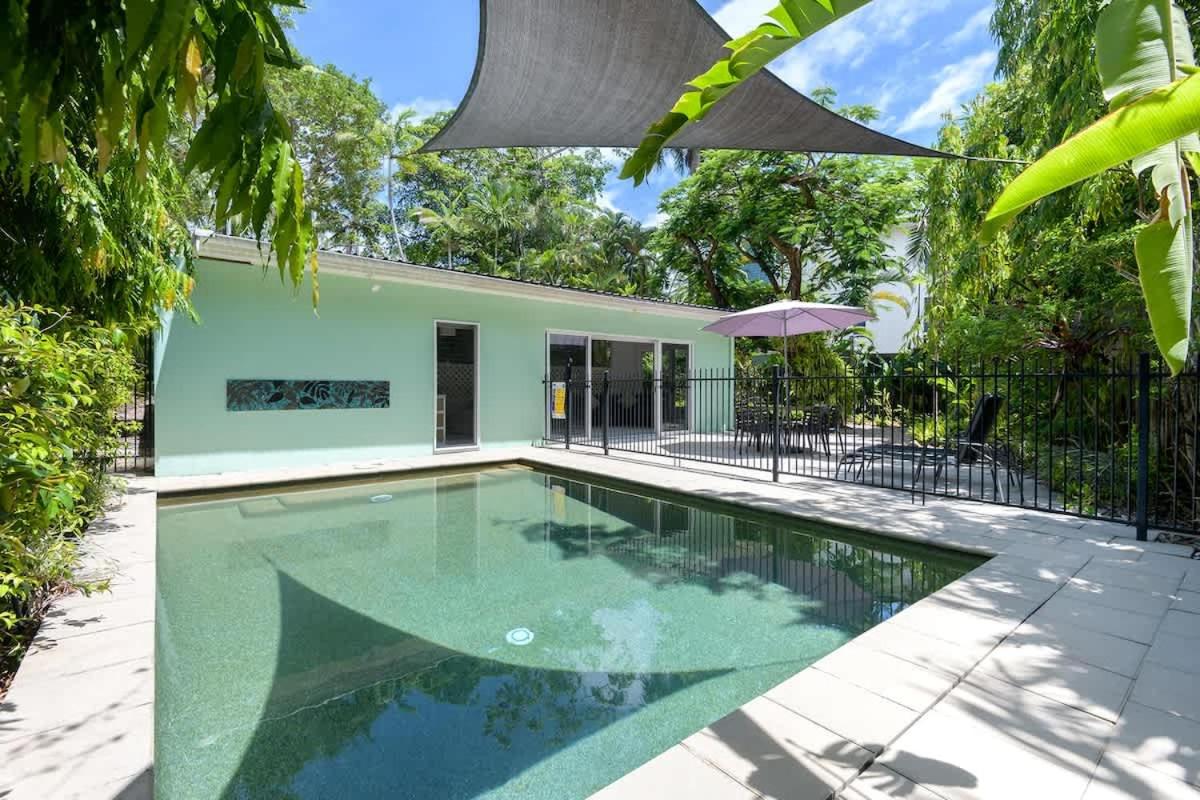 Coastal Chill on Garrick - Bed and Breakfast Port Douglas
