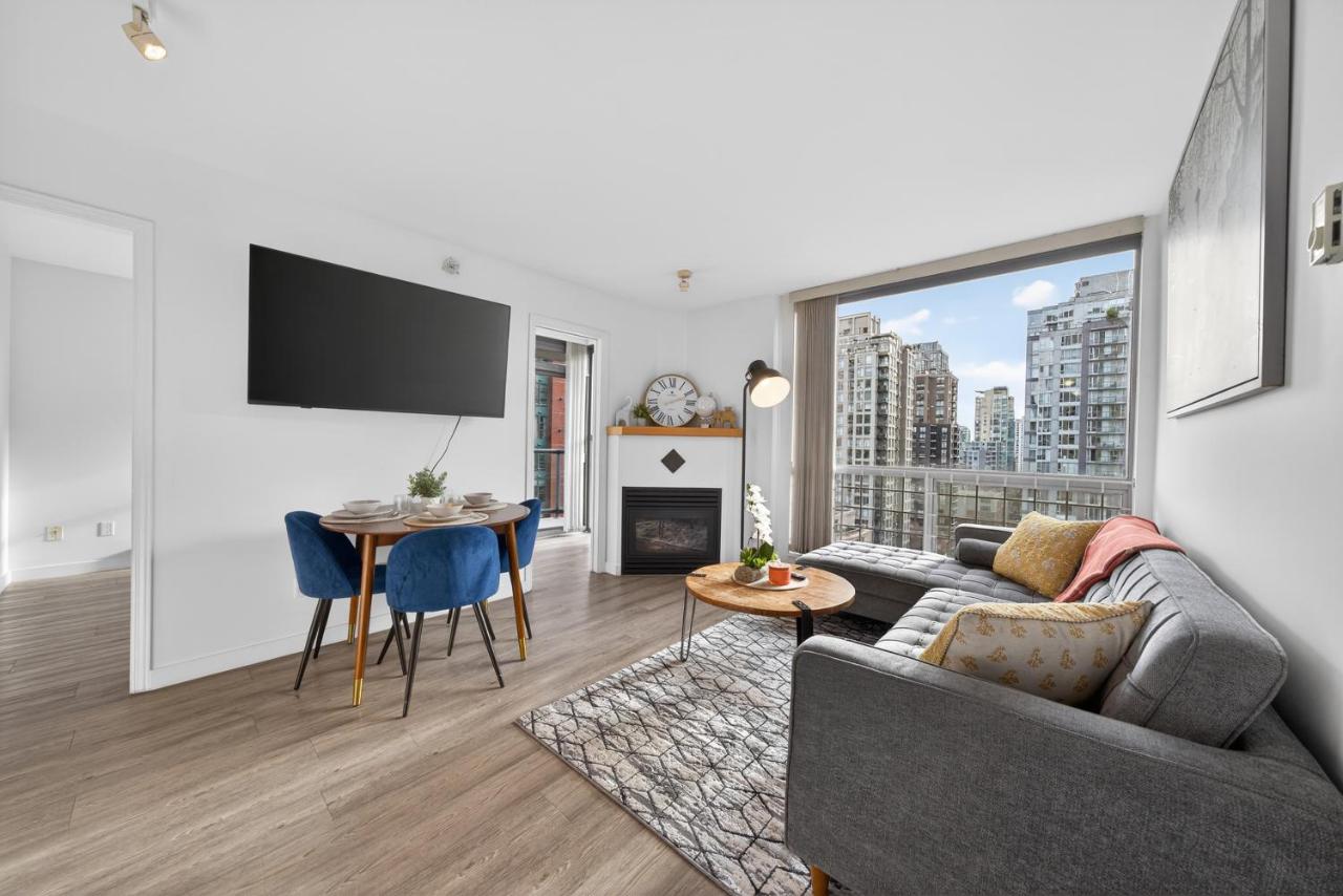 Stylish 2BR Suite Steps from Yaletown and Vancouver Downtown - B&B Vancouver