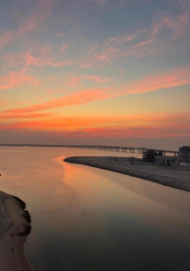 سويت الخور الفندقي - إطلالة بحرية بانورامية - - Bed and Breakfast Khobar