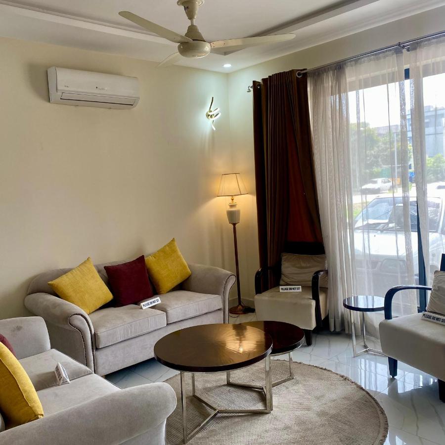 Robust Living - B&B Lahore
