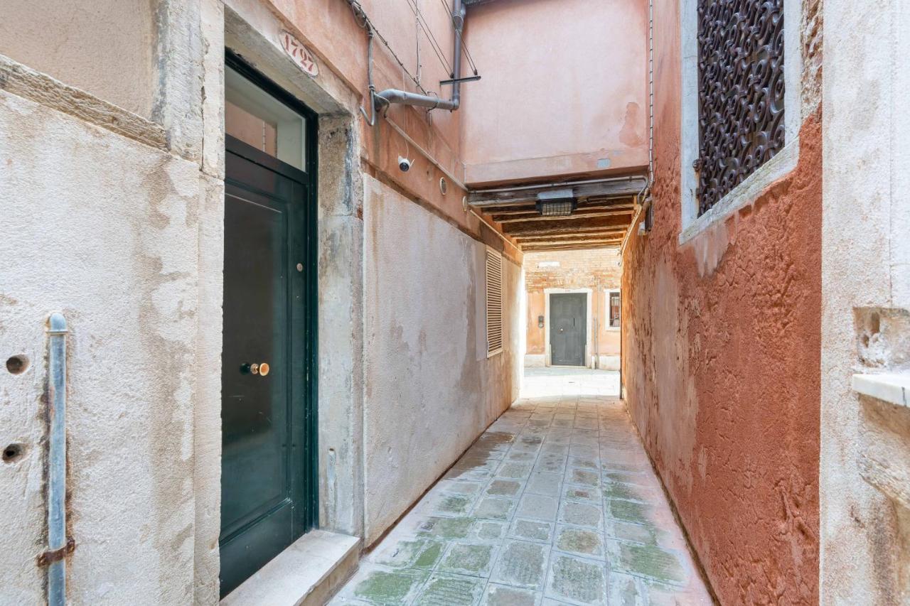 New and Spacious Cannaregio, No Steps, Near Rialto - B&B Venezia