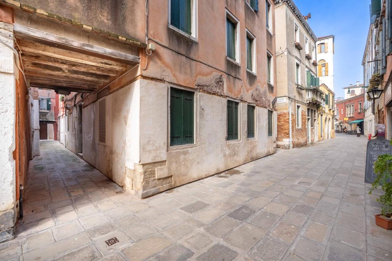 New and Spacious Cannaregio, No Steps, Near Rialto - B&B Venezia
