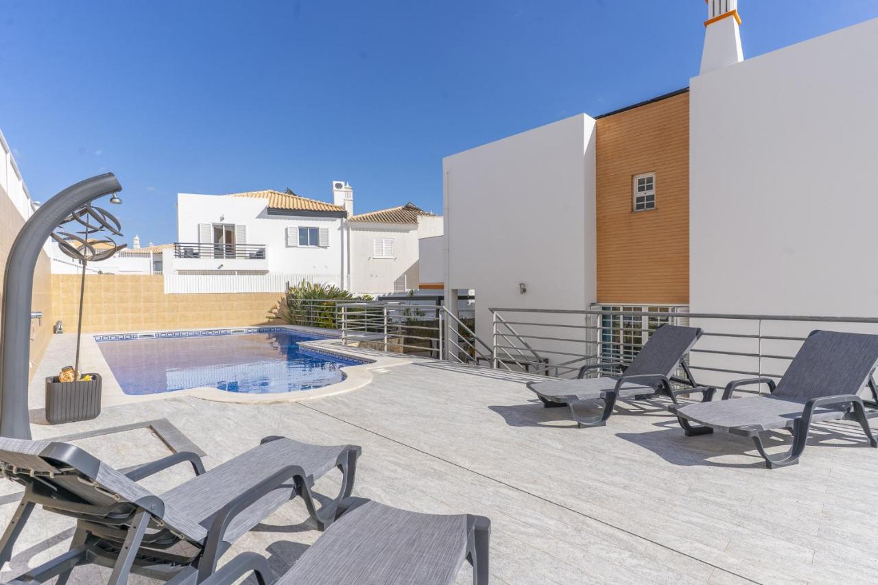 #343 Villa w Pool & Jacuzzi Luxury Stay - Chambres d'hôtes Albufeira