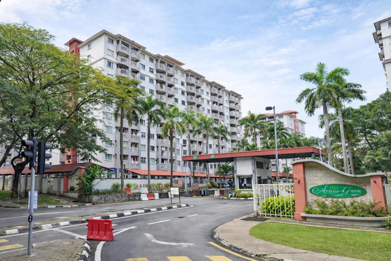 5-min Walk TM National Stadium Bukit Jalil, Unifi Arena, Near LRT, FREE Parking - B&B Kuala Lumpur