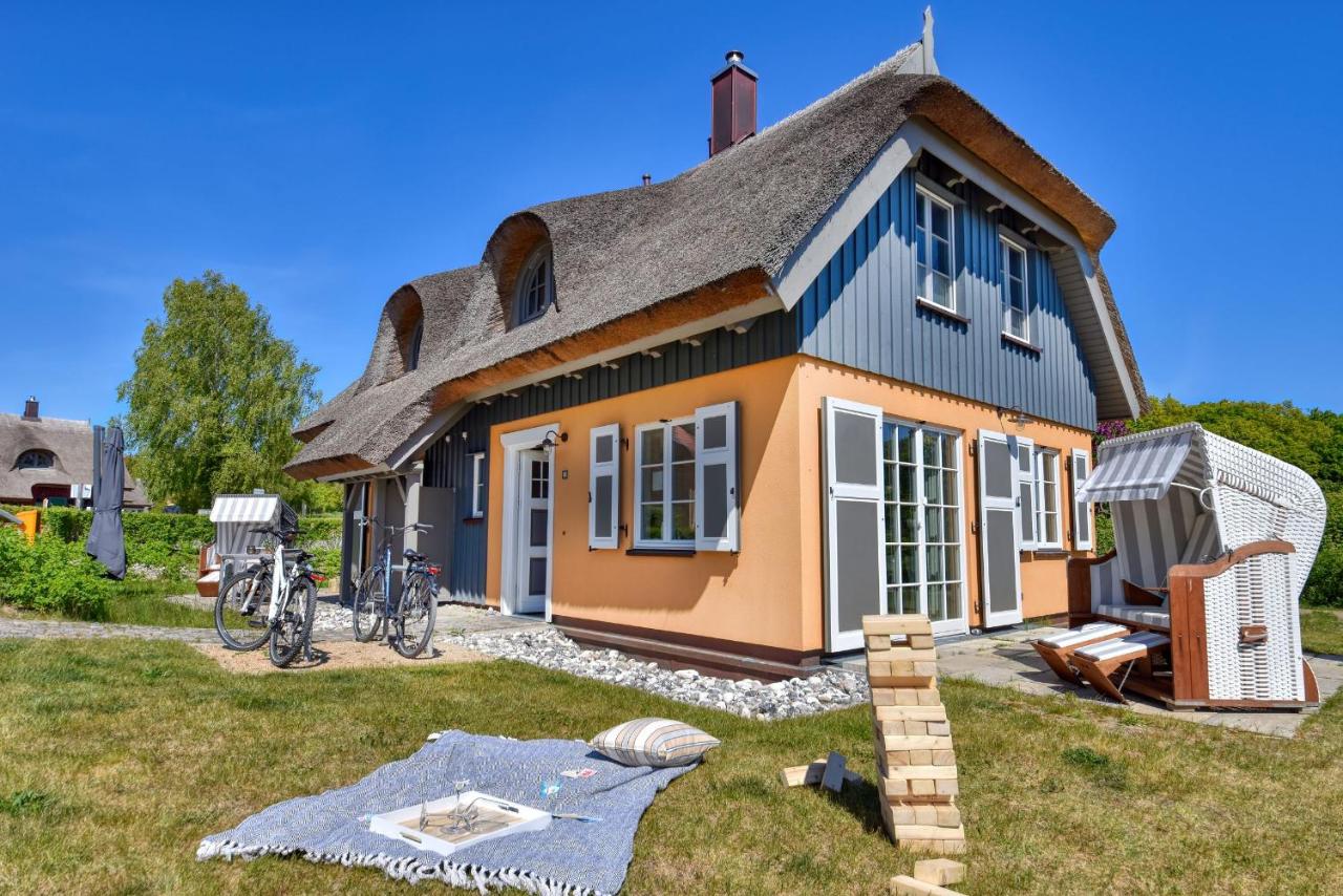 Ferienhaus Auszeit 14 Feriendorf Klein Stresow Rügen by ruyastay - B&B Putbus