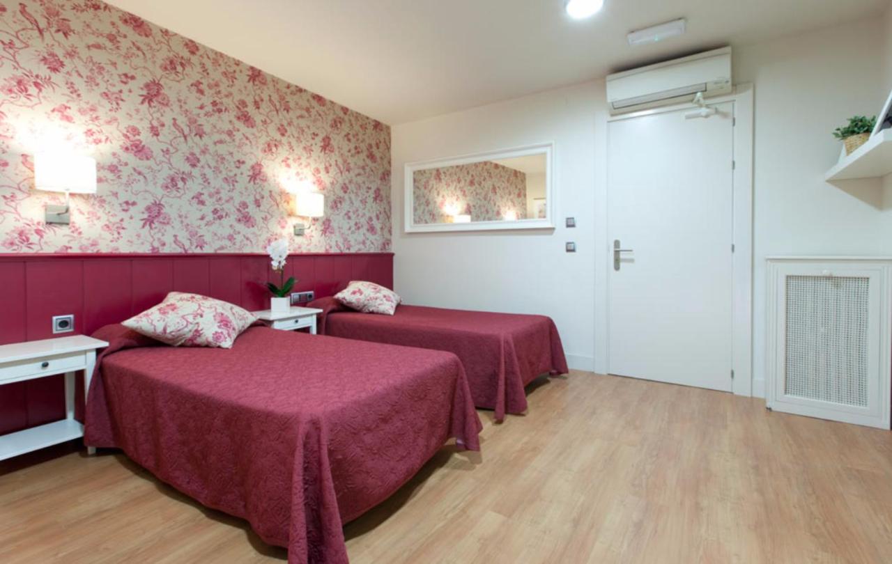 Doppel- oder Zweibettzimmer