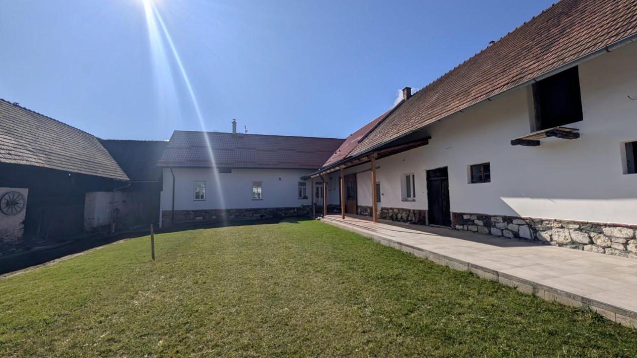 Statek Osmička - B&B Dolní Hořice