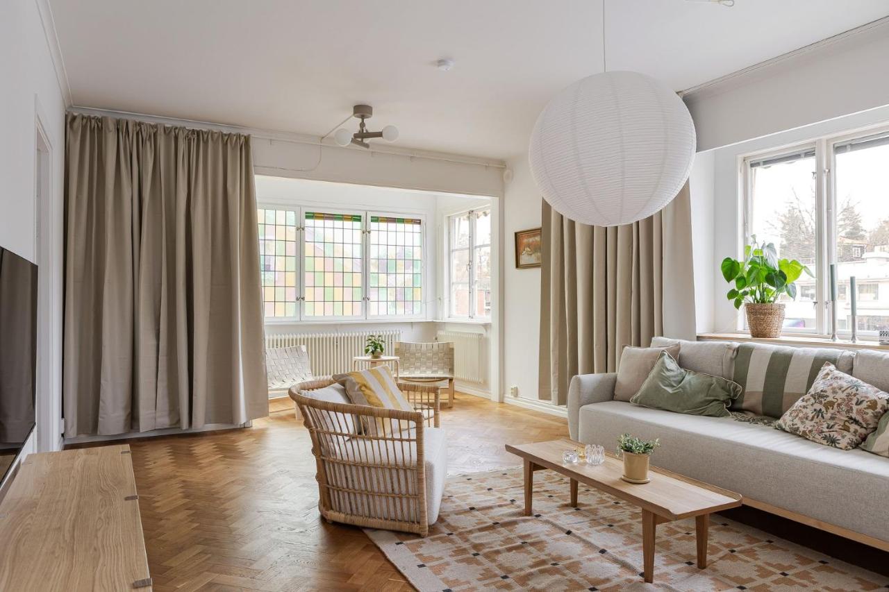 Chic 2-Bedroom apartment on Lidingö - Chambres d'hôtes Lidingö