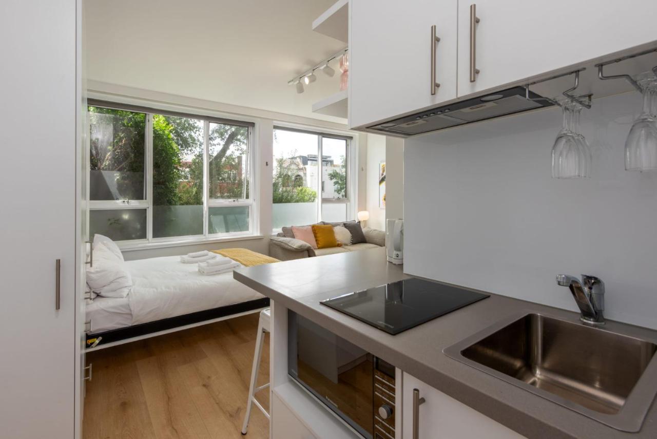 Lovely Studio with Free Parking in East Melbourne! - B&B Melbourne