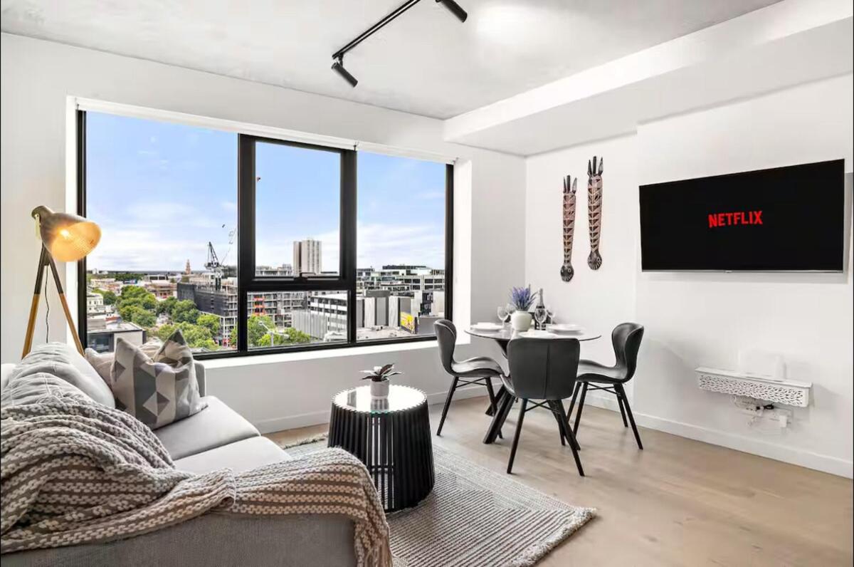 Property Bros - Scenic Views, Pool, Gym - B&B Melbourne