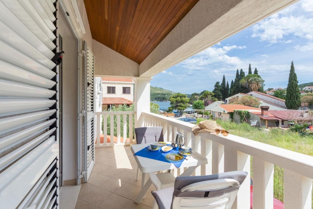 Villa Florence - Mediterranean GardenPool - B&B Zaton