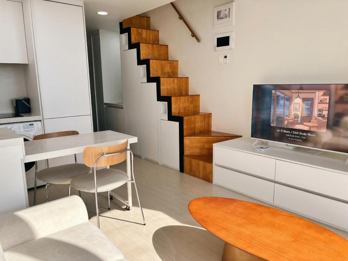 스퀘어12 - B&B Seoul