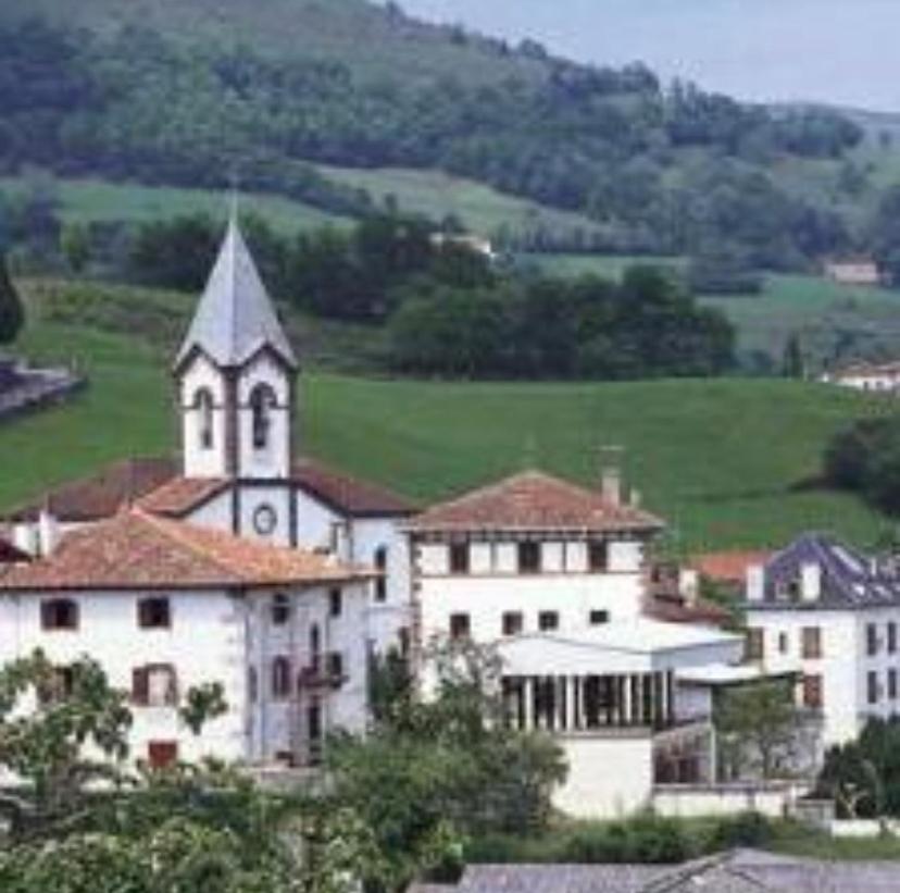 Etxezuria - B&B Luzaide