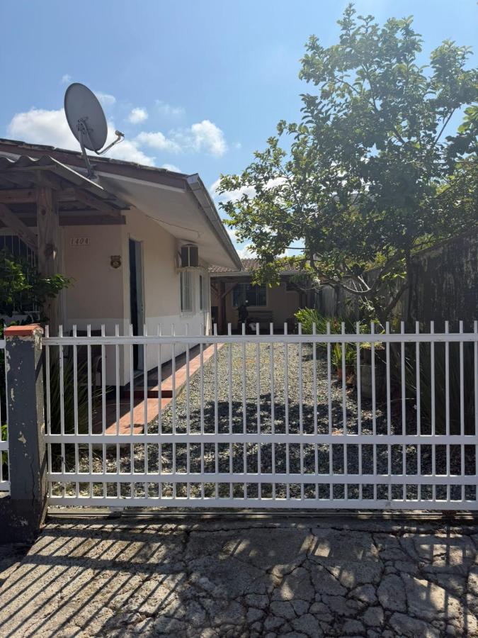 Casa de praia próximo ao Beto Carrero - Chambres d'hôtes Penha
