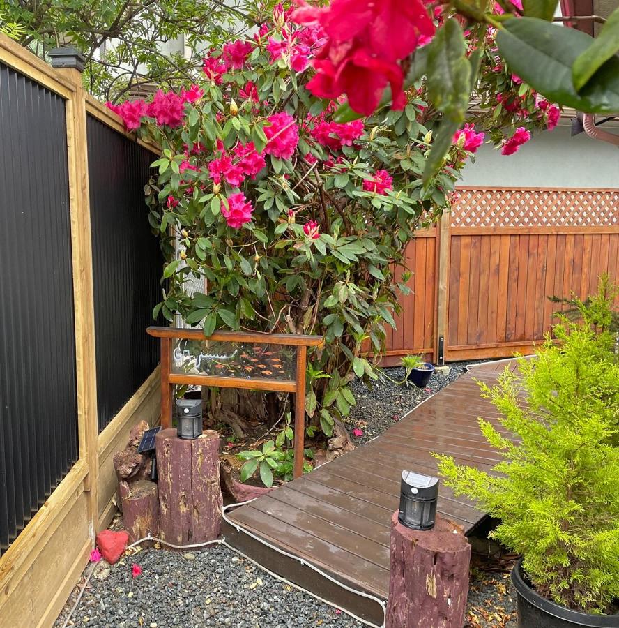 Stay and Spa - B&B Sooke