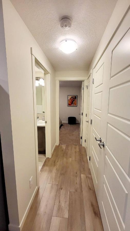 Cozy 1-Bedroom Condo in Calgary with Private Entrance - Ferienwohnung Calgary