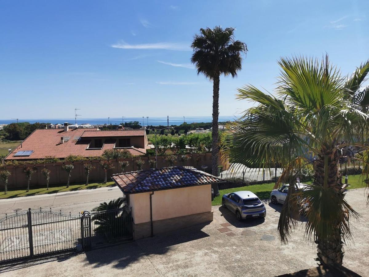 "Appartamento Il Gelsomino", vista panoramica, piscina idro, aria condizionata, parcheggio privato, patio esterno con barbecue - Chambres d'hôtes Montone
