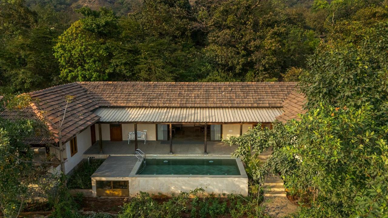 SaffronStays Rustic Trails - B&B Mulshi