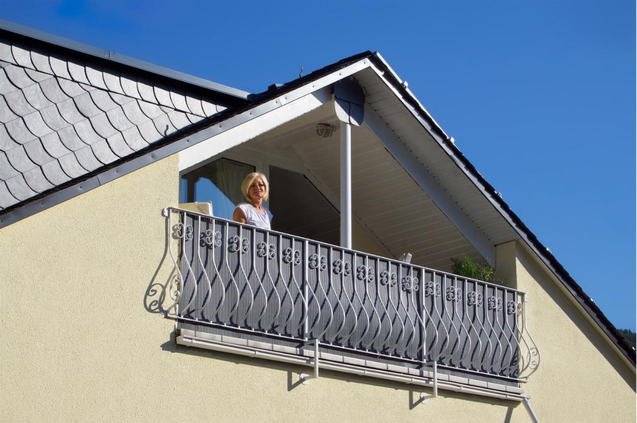 Moseltraum-Fewo mit Klimaanlage-Burgblick und Balkon - B&B