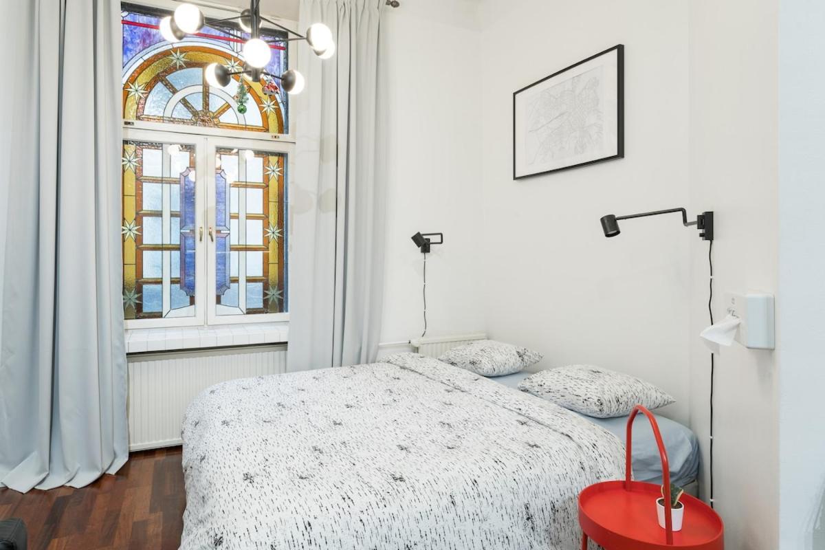 Heart of the city authentic studio apartment - Chambres d'hôtes Helsinki