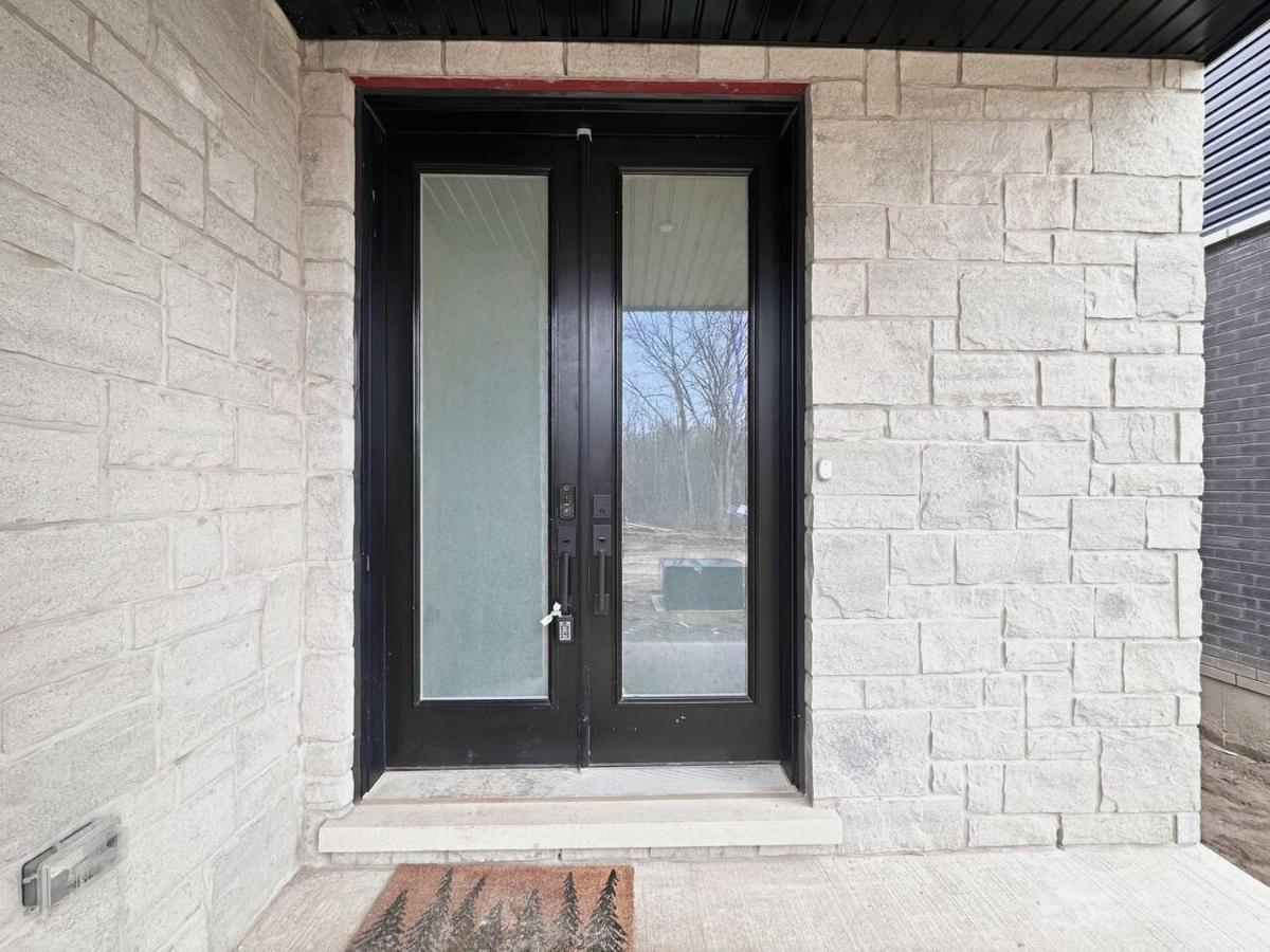 Brand New 4BR Home•9 Min to Niagara Falls & Casino - B&B Niagara Falls