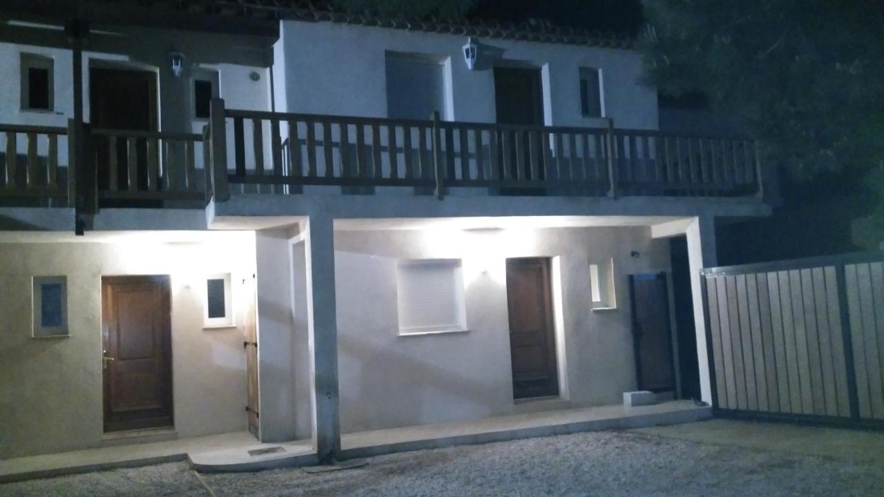 Appartement T3 RDC Les Pieds dans le Sable résidence les sables d'or la croix valmer - B&B La Croix-Valmer