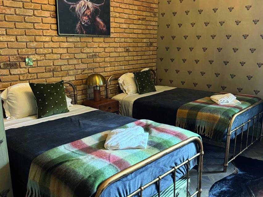Twin Room with Private Bathroom