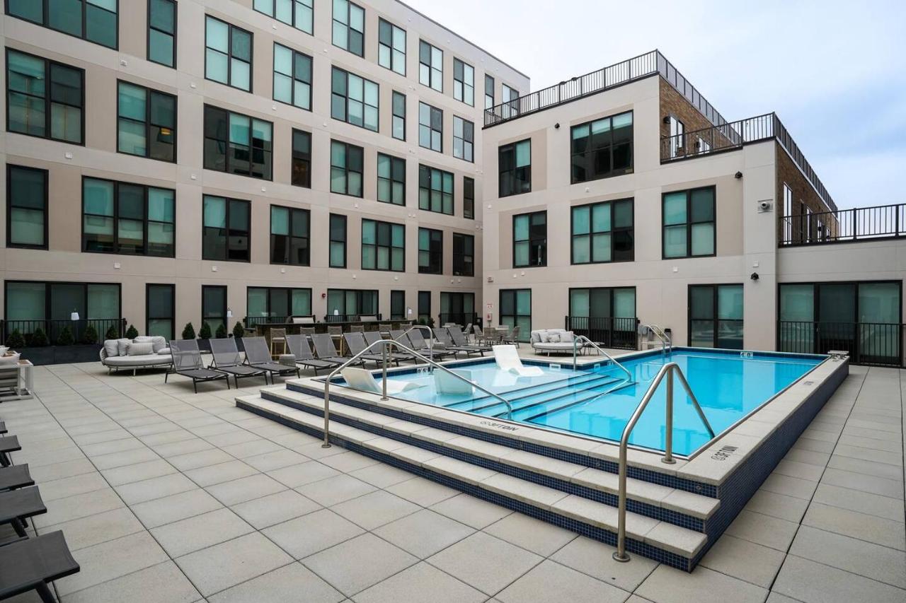 Spacious Apt in OTR 1 BR Oasis w/ Parking|Gym|Pool - B&B Cincinnati